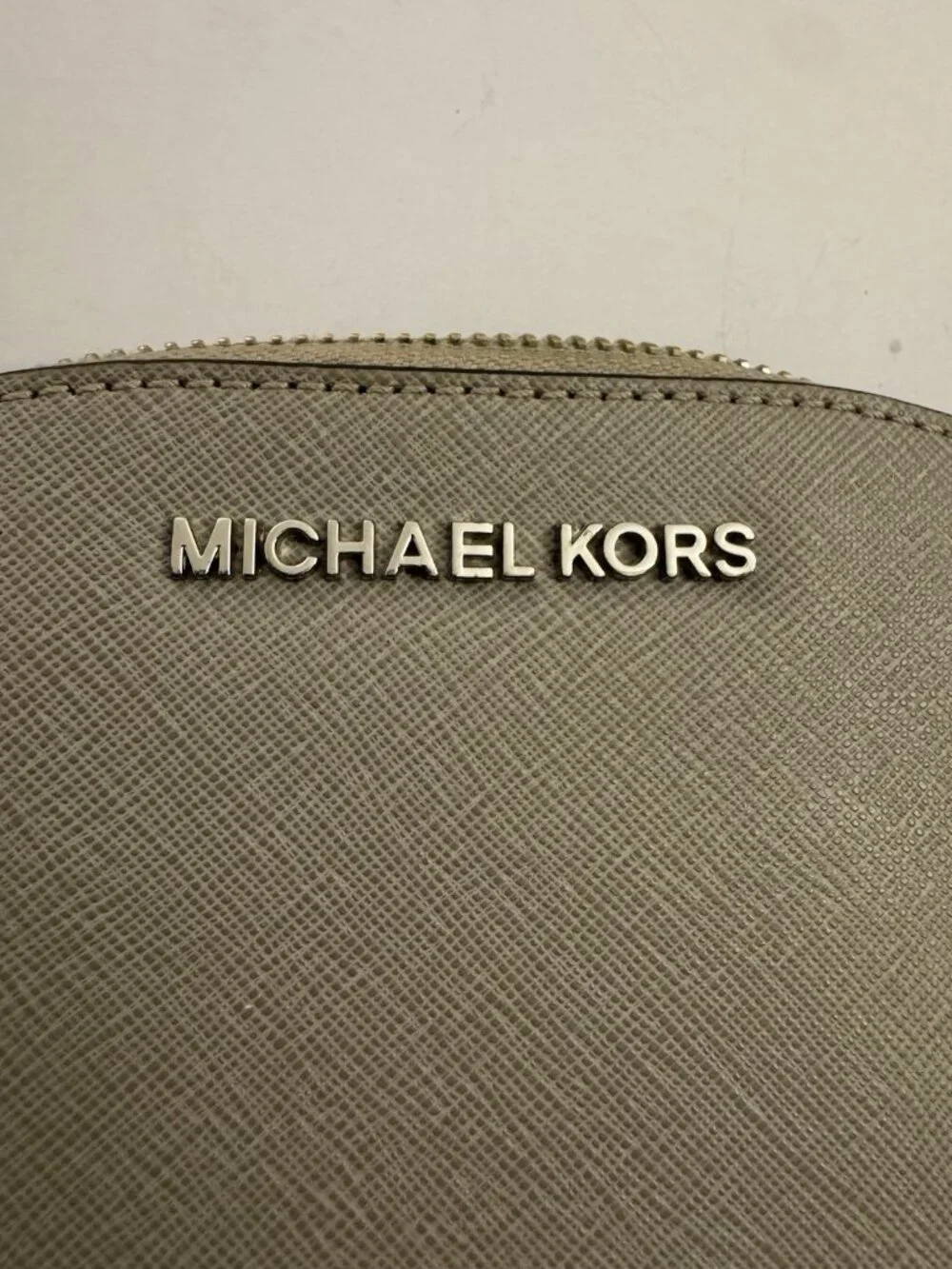 Michael Kors Ballet Leather Travel Pouch / Wallet EB11